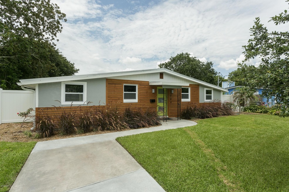 704 Redfin