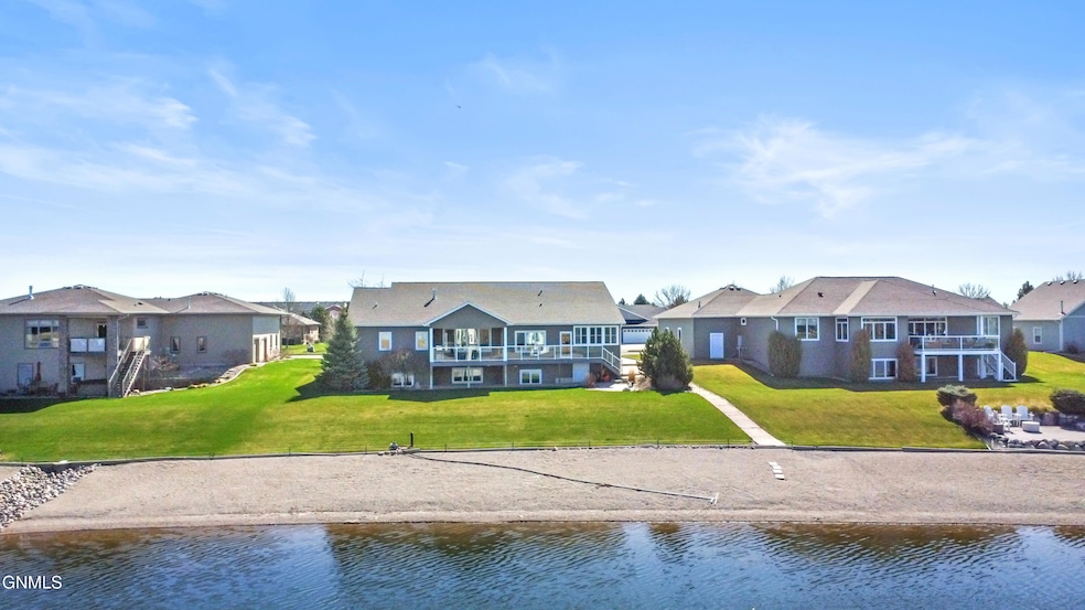 For Sale $824,900 • Co-Listing Agent