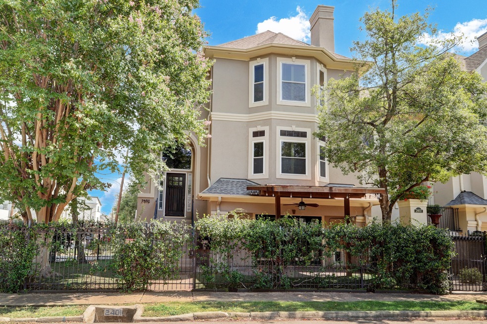 2401 Mandell St, Houston, TX 77006 - photo 1