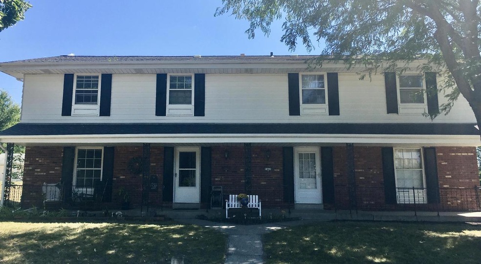 2445 Saratoga Rd unit 2447, Waukesha, WI 53186 - photo 1