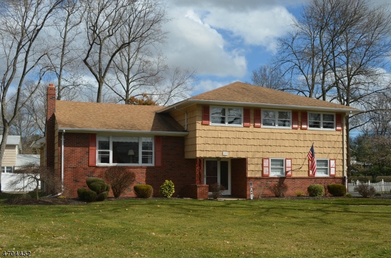 27 Kipling Ln, Scotch Plains, NJ 07076 - photo 1