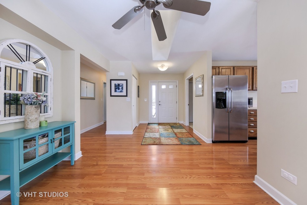 2203 Wentworth Ct, Naperville, IL 60565 - photo 1