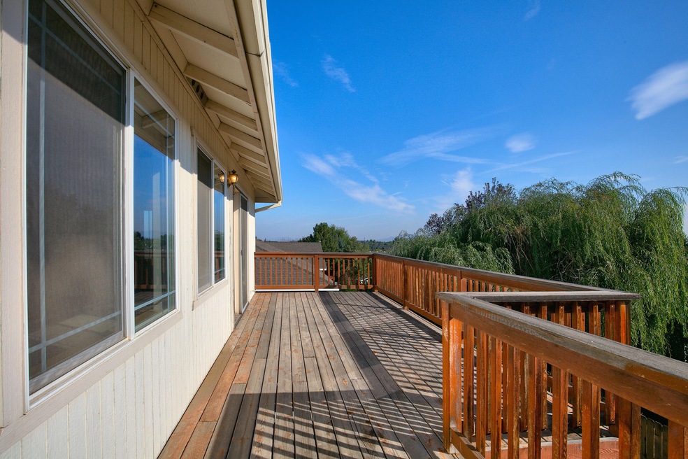 2046 SW 36th St, Redmond, OR 97756 - photo 1