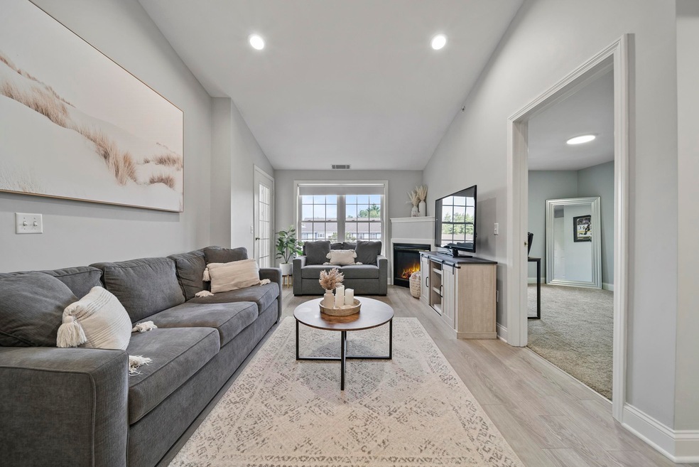 14 Crestview Cir unit 161, Londonderry, NH 03053 - photo 1