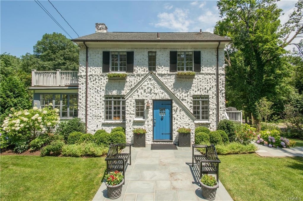 34 Crescent Rd, Riverside, CT 06878 - photo 1