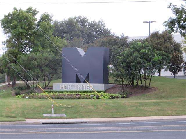 Located at center of MetCenter business offices.