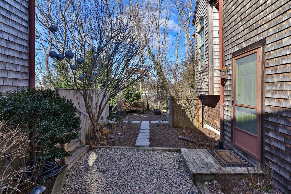 18 Miller Hill Rd unit 10, Provincetown, MA 02657 - photo 1