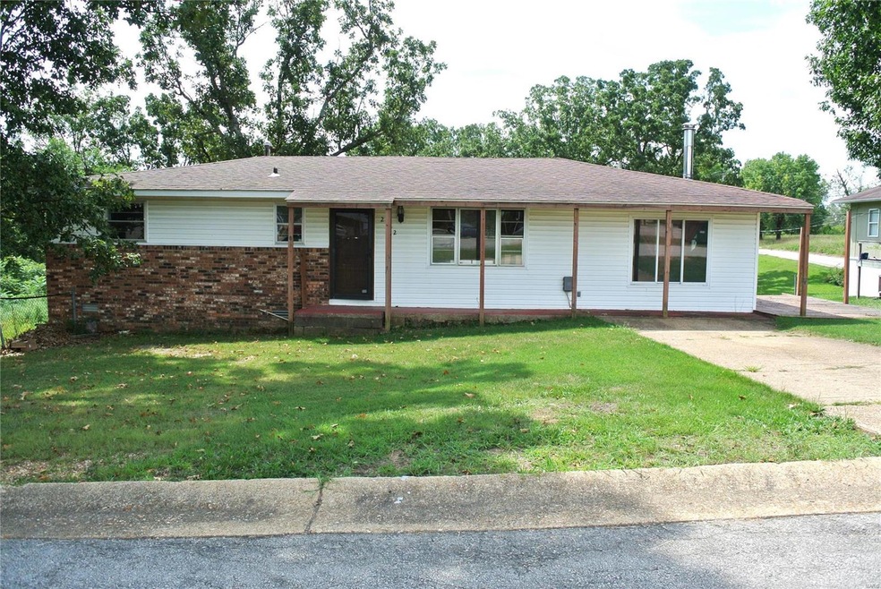 2042 Linn St, Poplar Bluff, MO 63901 - photo 1