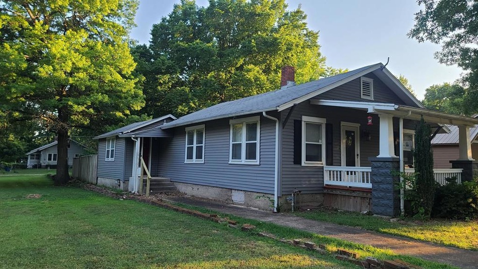 1322 Crawford Ave, Parsons, KS 67357 - photo 1