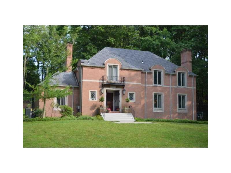 Exterior Front. 3006 Sturbridge Ct. Allison Park