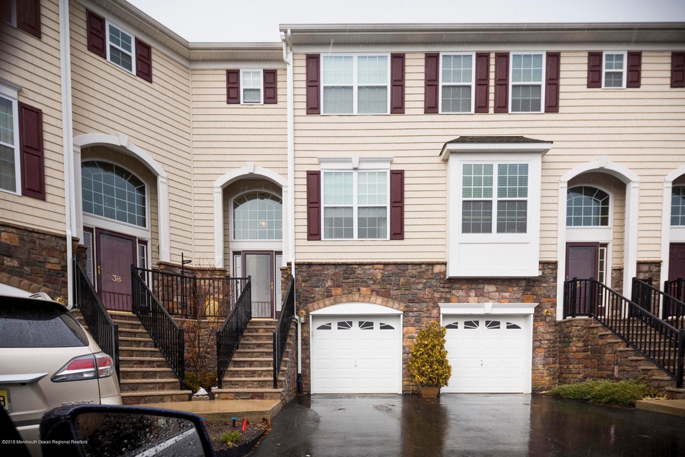 01_House Front
