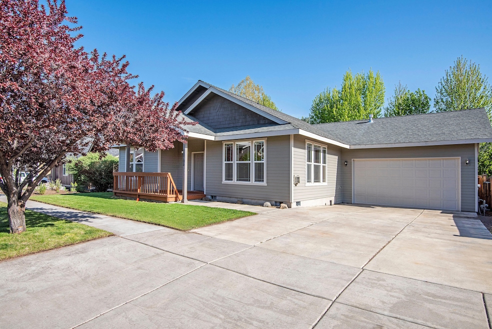 20705 Snow Peaks Dr, Bend, OR 97701 - photo 1