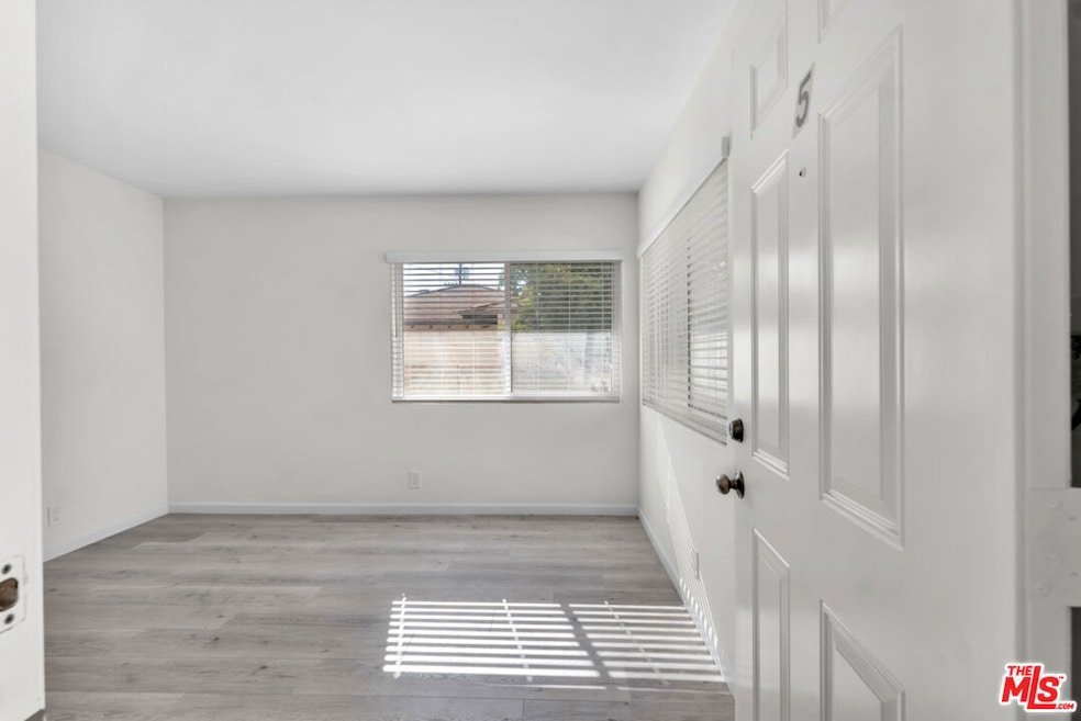 7228 Allott Ave unit 5, Los Angeles, CA 91405 - photo 1