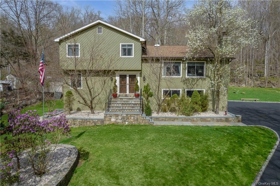 55 Chester Ct, Cortlandt Manor, NY 10567 - photo 1