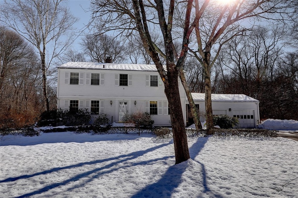 19 Oak Manor Dr, Barrington, RI 02806 - photo 1