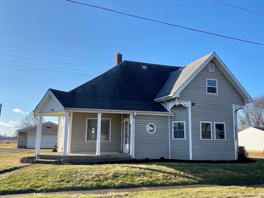 201 W Washington St, Roachdale, IN 46172 - photo 1