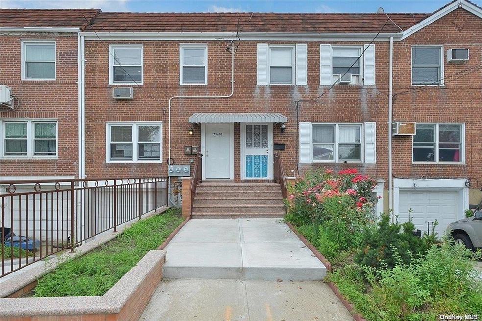 73-08 Utopia Pkwy, Flushing, NY 11366 - photo 1