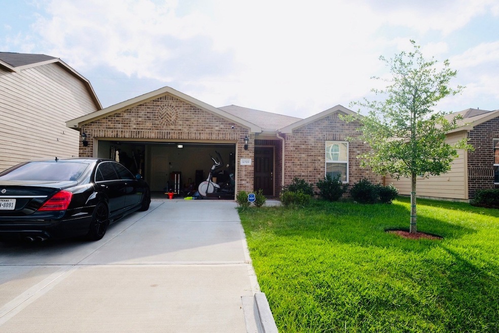 10519 Logger Pine Trail, Houston, TX 77088 - photo 1