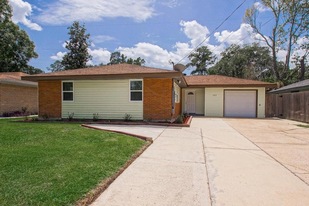 227 Cardinal Dr, Slidell, LA 70458 - photo 1