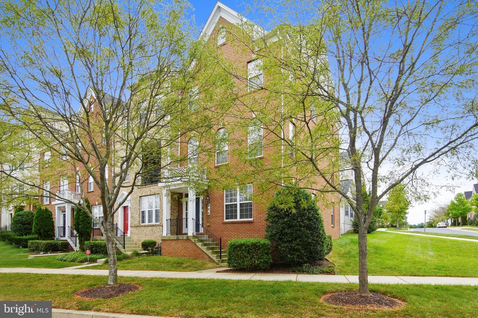 905 Hidden Marsh St, Gaithersburg, MD 20877 - photo 1