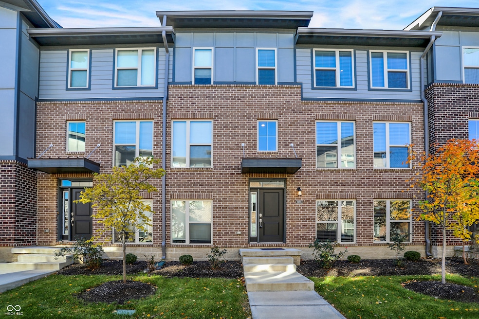 8188 Bostic Ct, Fishers, IN 46038 - photo 1