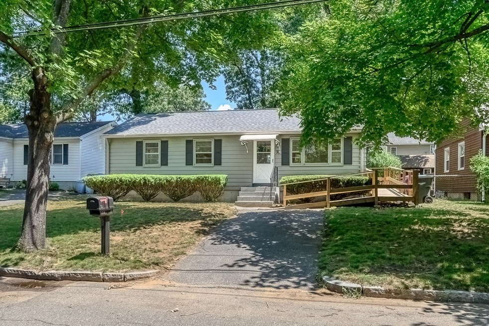 27 Delmore St, Springfield, MA 01109 - photo 1