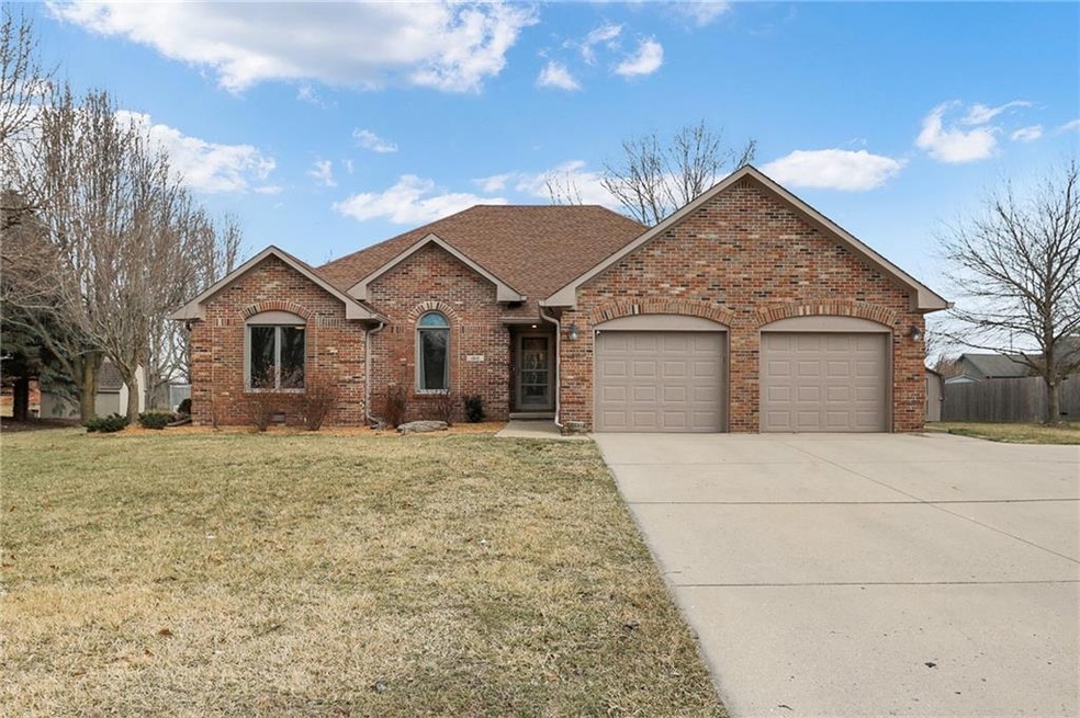 1912 Red Oak Dr, Franklin, IN 46131 - photo 1