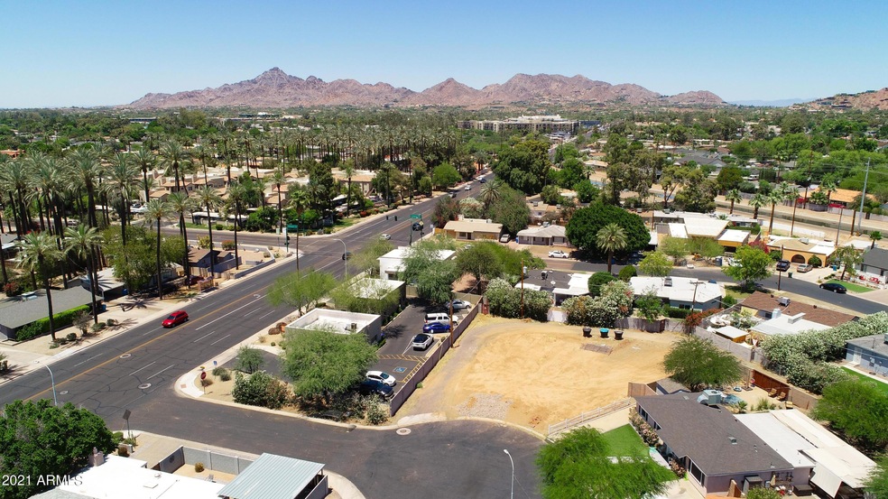 4412 E Sells Dr unit 170, Phoenix, AZ 85018 - photo 1