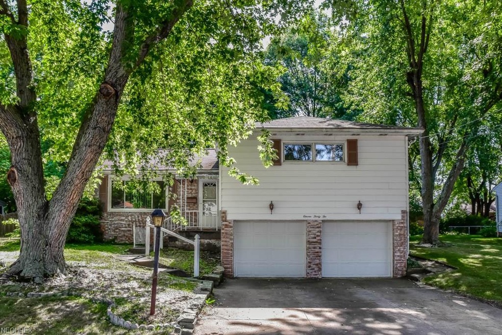 Tons of living space in this 3 bedroom, 2 full bat