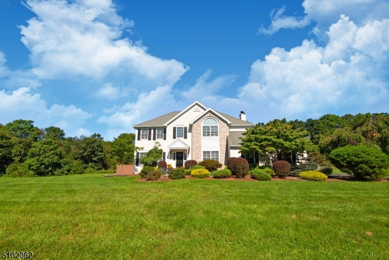 37 Saddle Ridge Rd, Andover, NJ 07821 - photo 1