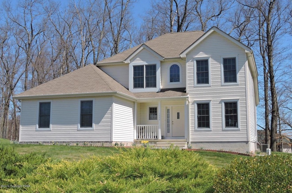 1034 Red Maple Ln, Stroudsburg, PA 18360 - photo 1