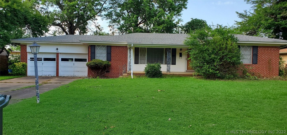 136 E Powell St, Claremore, OK 74017 - photo 1