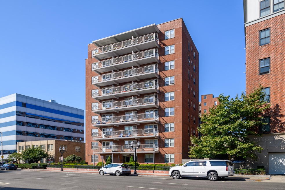 700 Summer St unit 2C, Stamford, CT 06901 - photo 1