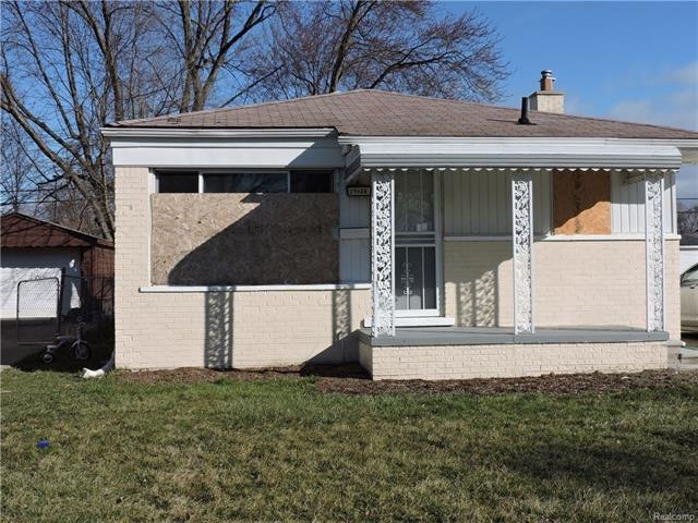 This is an all brick ranch of 1000 square feet on 