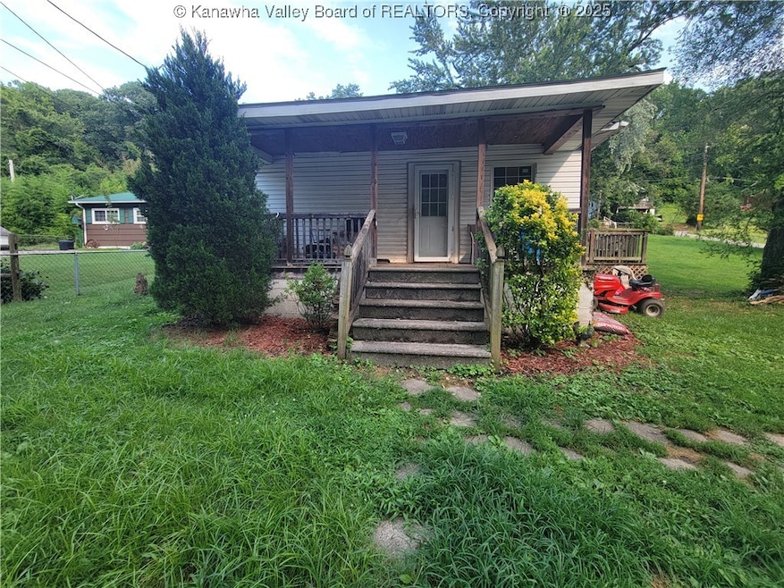 1832 Roxalana Rd, Dunbar, WV 25064 - photo 1