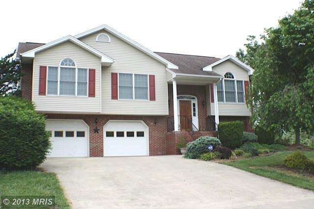 304 Periwinkle Ln, New Market, VA 22844 - photo 1