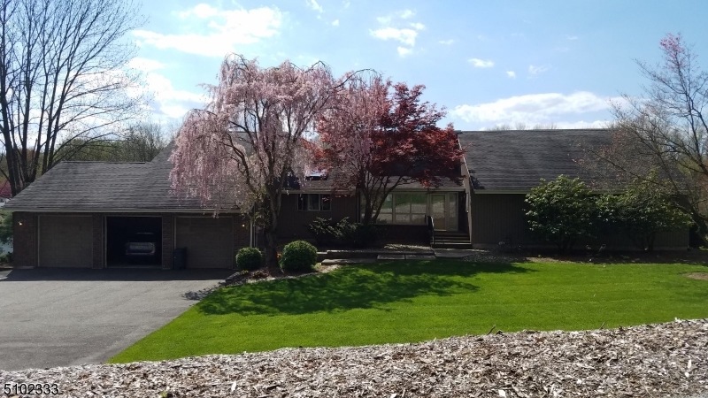 515 Clearview Dr, Newton, NJ 07860 - photo 1