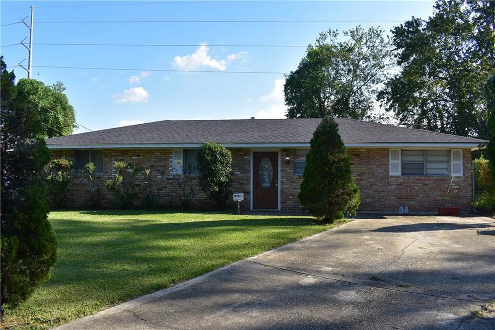 Front View of 452 W. Maple Loop 3 bedrooms 1.1 bat