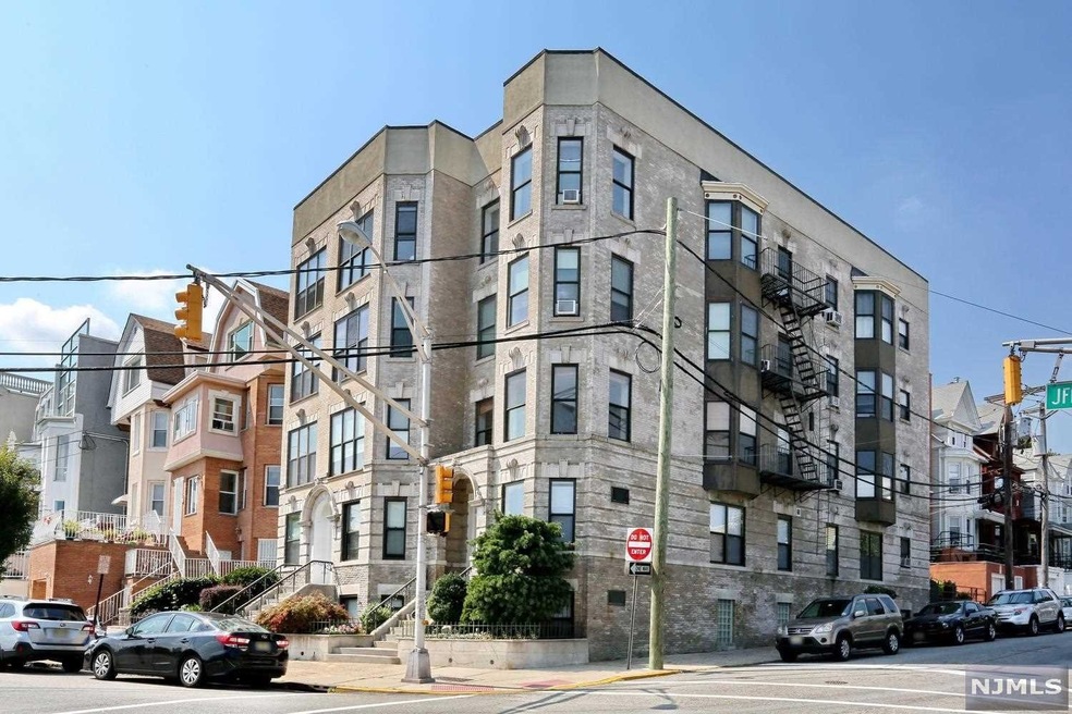 963-965 Jfk Blvd E unit 2-1, Weehawken Township, NJ 07086 - photo 1