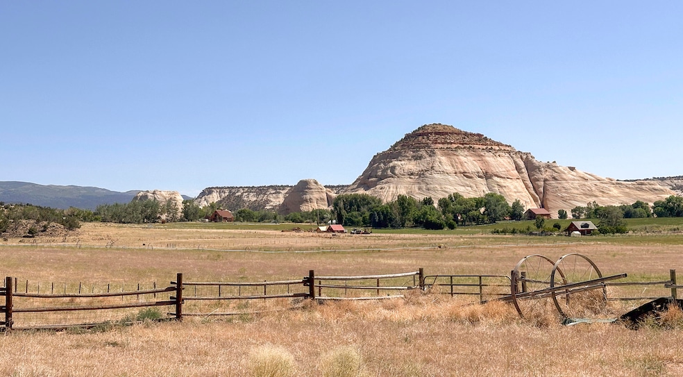 301 E 1600 S, Boulder, UT 84716 - photo 1