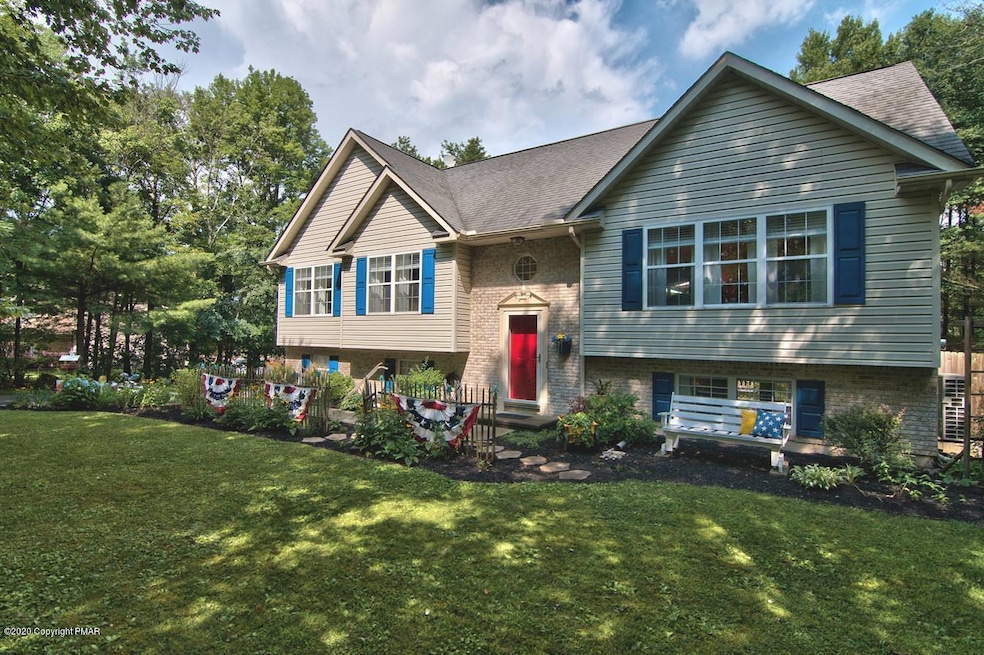 147 Maple Spring Dr, Kunkletown, PA 18058 - photo 1