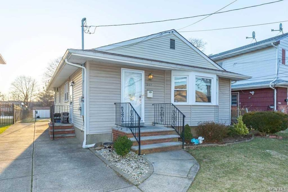 257 Marcus Ave, New Hyde Park, NY 11040 - photo 1