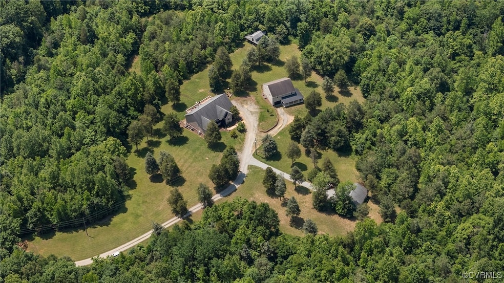 2 homes on 20 acres Central Powhatan