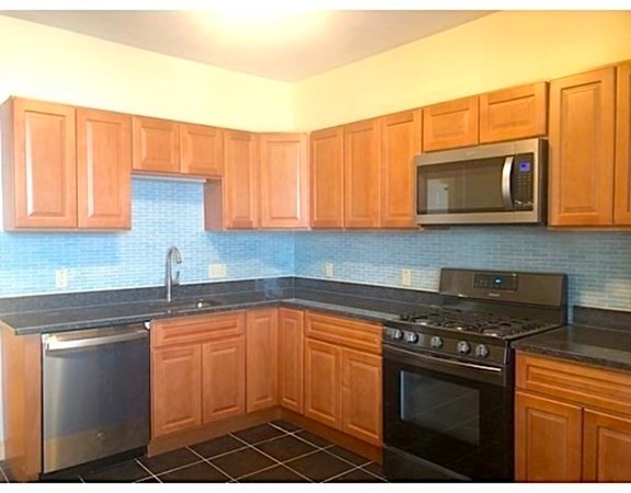 113 Dale St unit 3, Roxbury, MA 02119 - photo 1