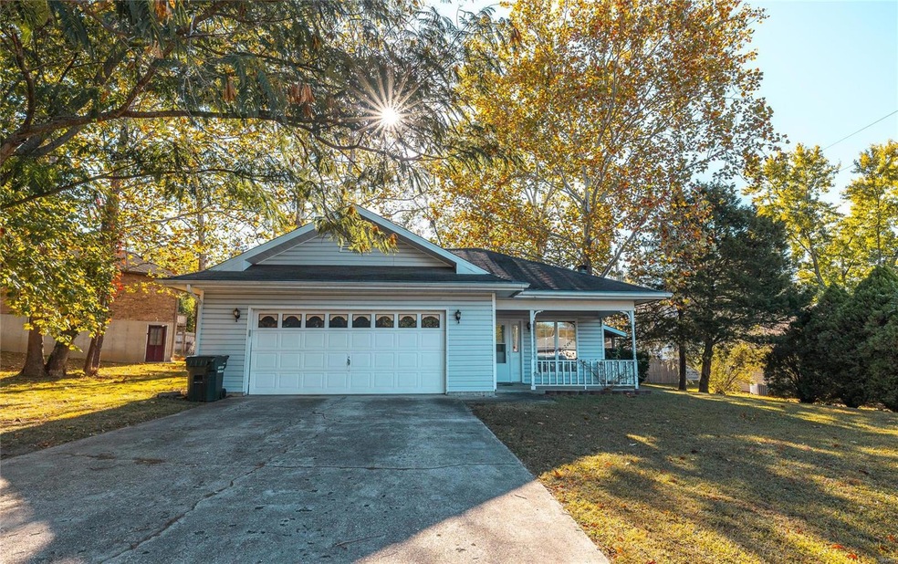 1204 Devonshire Ln, Rolla, MO 65401 - photo 1