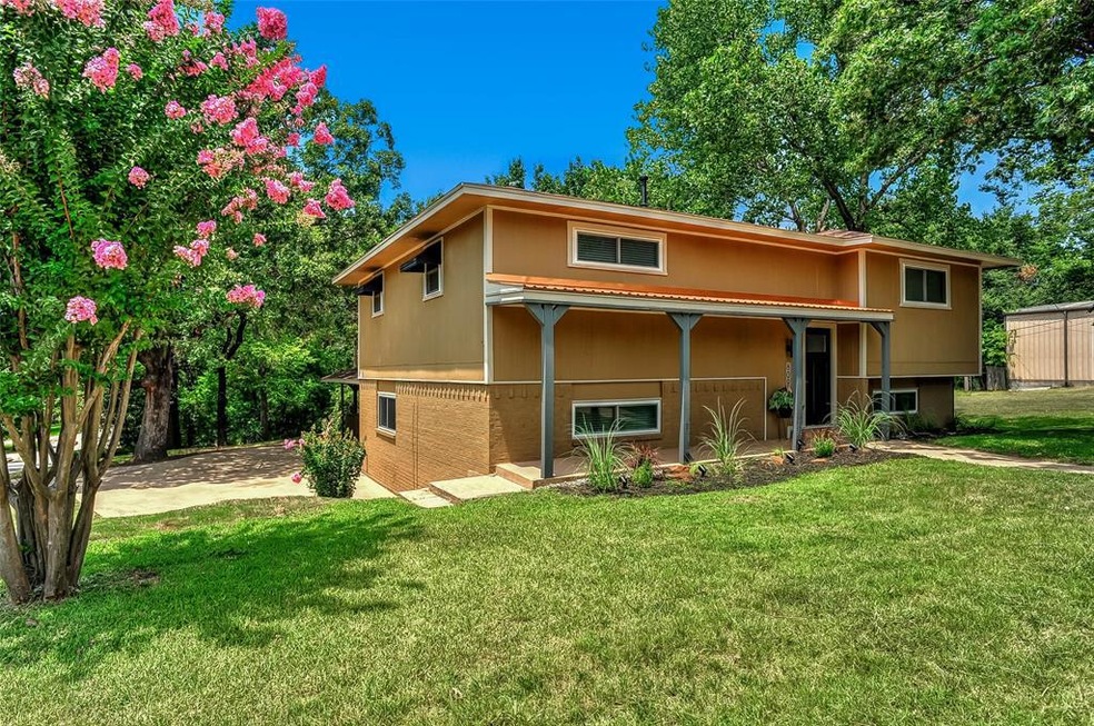 809 S Brown Ave, Denison, TX 75020 - photo 1