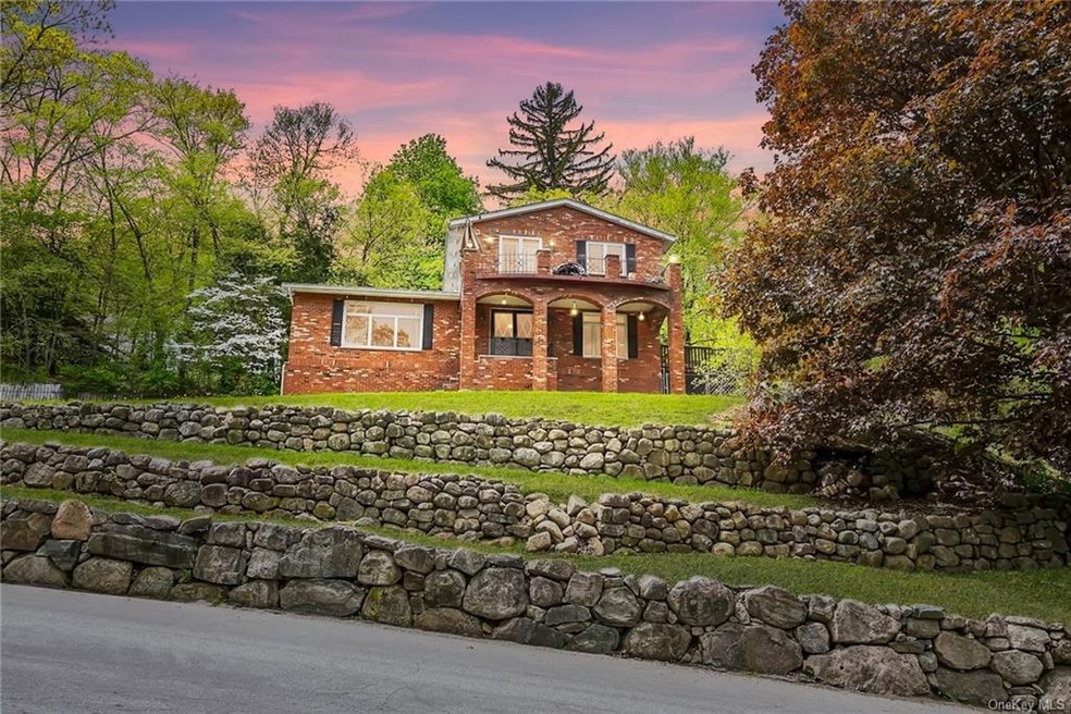 81 Nursery Rd, Tuxedo Park, NY 10987 - photo 1