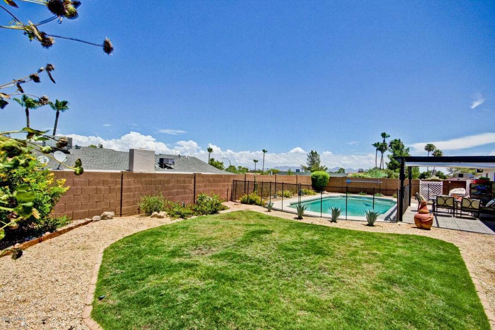 Over 1/4 acre, Mountain Views