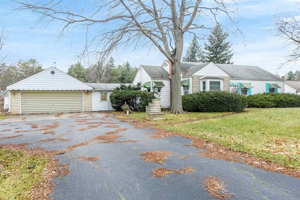 4349 Webster Rd, Flushing, MI 48433 - photo 1