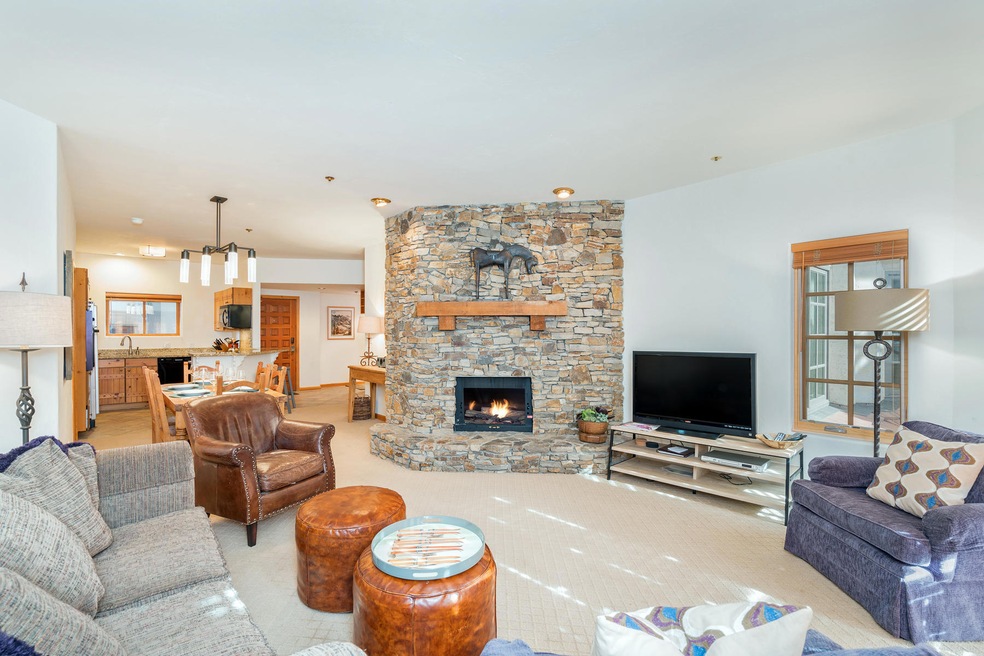 Westermere211_GreatRoom